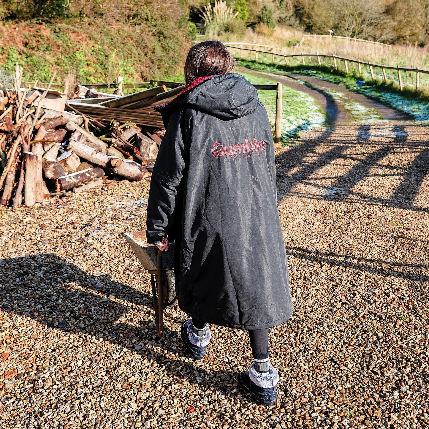 Sports-Cape Fully Waterproof & Insulated - Black & Burgundy