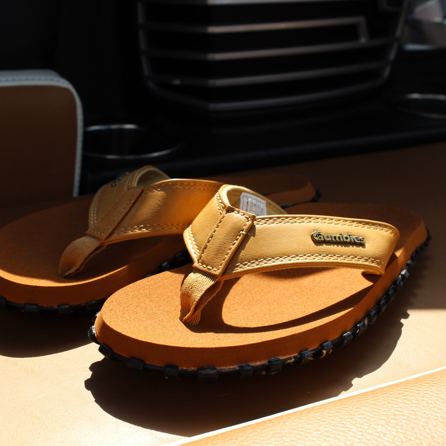 Vegovert Flip-Flops - Women's - Tan